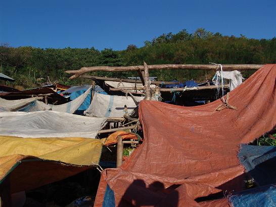 DSC00494.JPG - Trh rano v Labuan Bajo před 4 denní plavbou na Lombok přes Comodo, ..