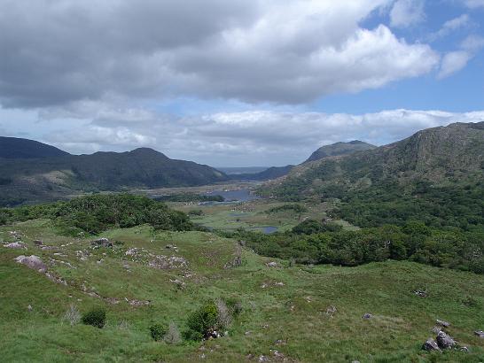 DSC09667.JPG - Ladies viewvýhled na tři jezera Upper Lake, Muckross Lake a Lough Leane