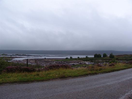 DSC06801.JPG - Cesta na sever, jednosměrná silnice s místy na vyhýbání. Dost opuštěné, nikde nikdo cca 150 km. Jo a prší