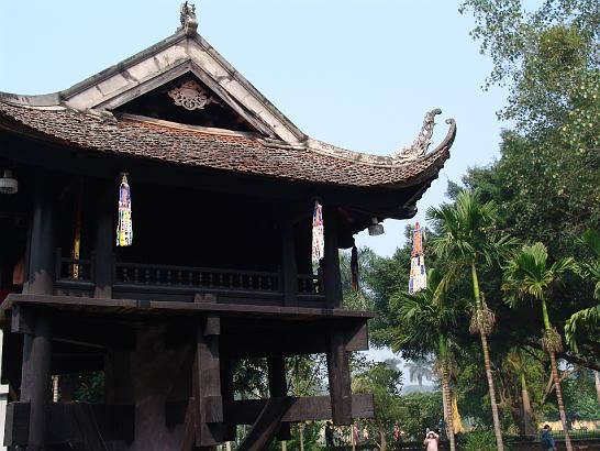 DSC05241.JPG - Jednostupňová pagoda Chua Mot Cot